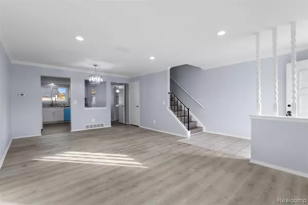 Warren, MI 48092 2437,28308 Universal Drive