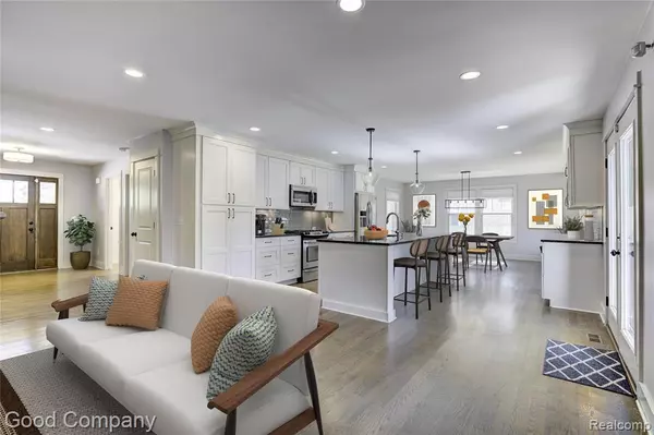 Royal Oak, MI 48073 3014,2823 Elmhurst Avenue