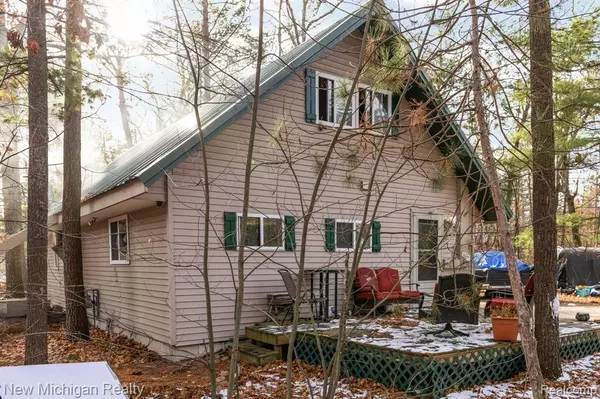 Lewiston, MI 49756 9688,5987 Hillside Drive