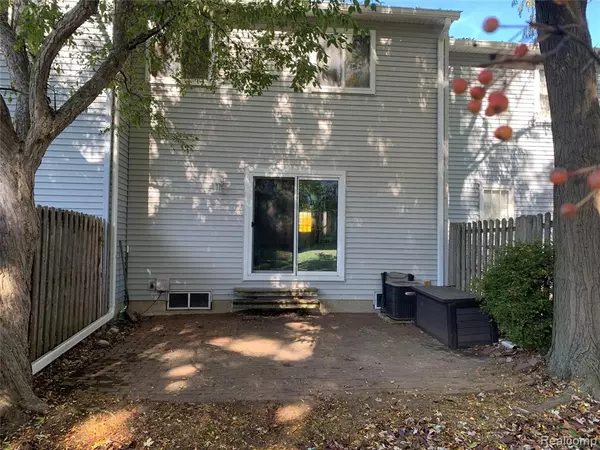 Clinton Township, MI 48036 2413,37377 Charter Oaks Boulevard