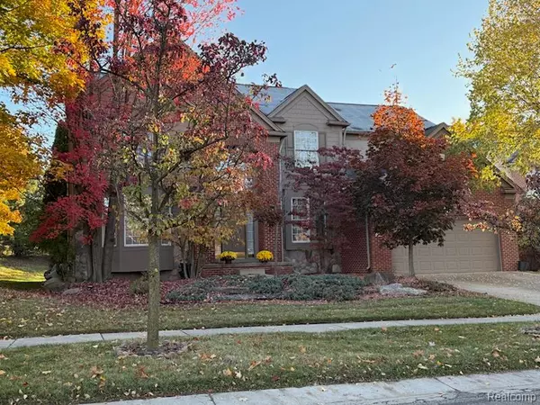 West Bloomfield, MI 48323 3911,7555 Windgate Circle