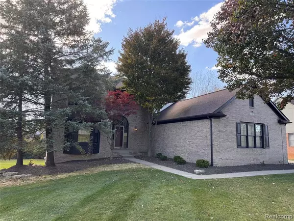 Rochester, MI 48306 4760,3727 Inverness Drive