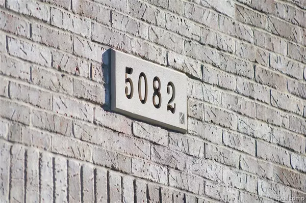 Flushing, MI 48433 1380,5082 Prestonwood Lane