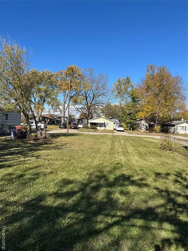 Clinton Township, MI 48035,20908 Woodward