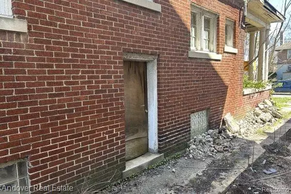 Highland Park, MI 48203 3303,117 Colorado Street