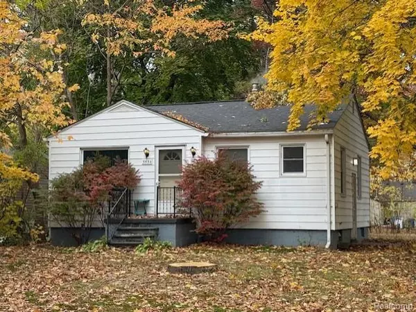 3534 Fort Drive, Waterford, MI 48328 1329