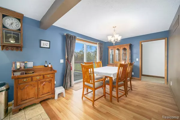 Northville, MI 48168 9410,6123 6 Mile Road