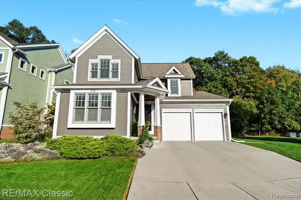 Milford, MI 48381 2474,313 River Wood Trail