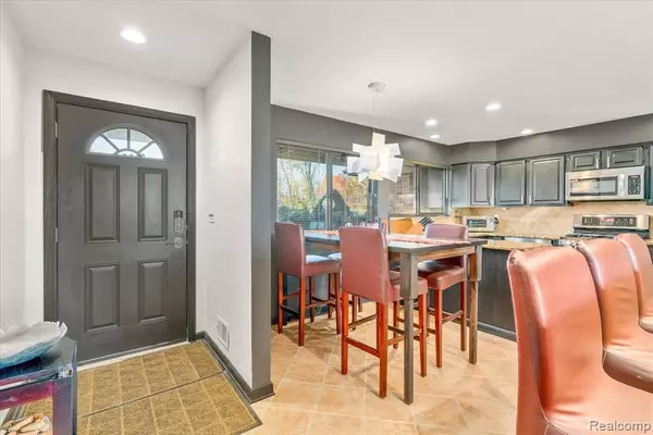 Belleville, MI 48111 2883,43160 E Huron River Drive