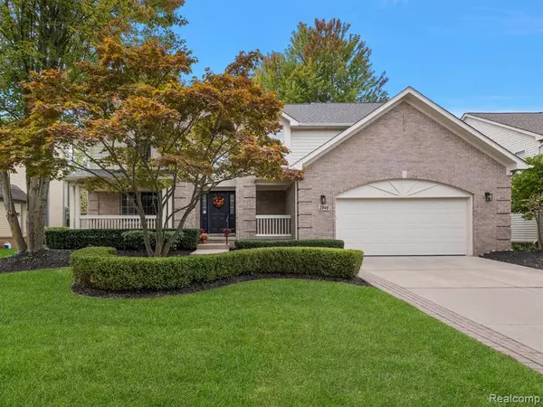 2946 Greenlawn Ave. Avenue, Commerce Twp, MI 48382 3576