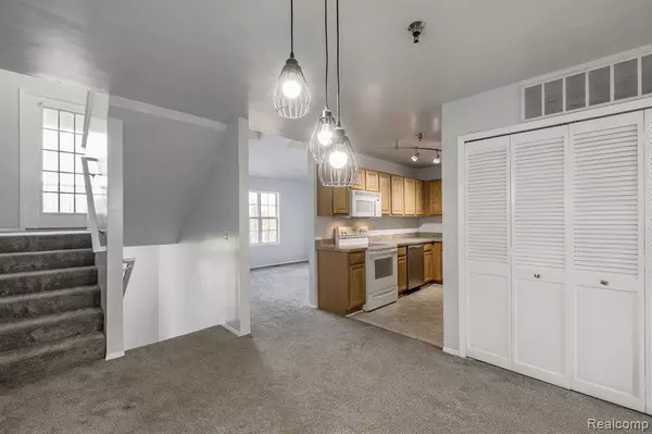 Lake Orion, MI 48362 3372,116 Saber Way