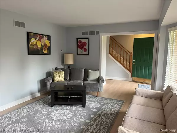 2759 Dearborn Avenue, Rochester Hills, MI 48309 3835