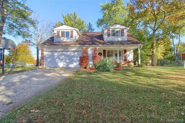 8650 Buffalo Drive, Commerce Twp, MI 48382 3408