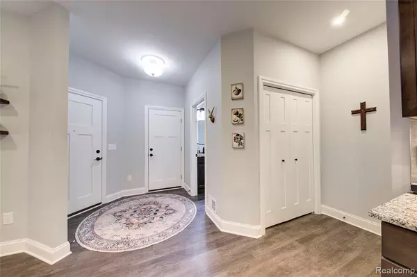 Brighton, MI 48116 8421,5904 Woodruff View Drive