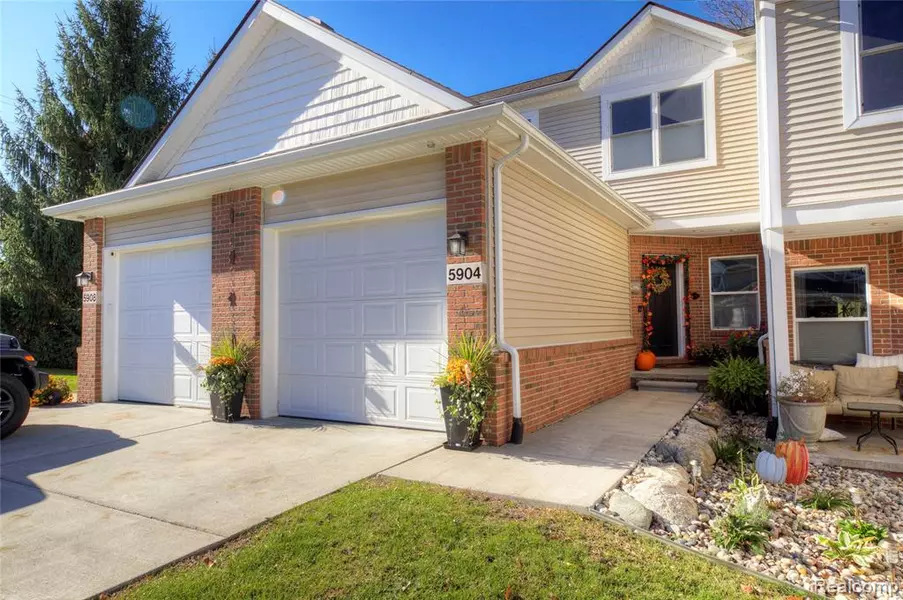 5904 Woodruff View Drive, Brighton, MI 48116 8421