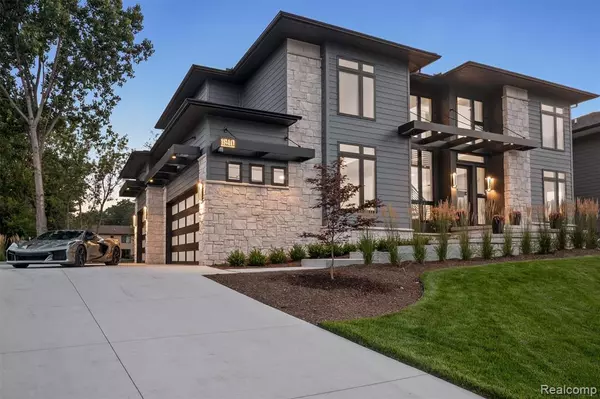 1840 Sadie Shore Drive, Commerce Twp, MI 48382 1990