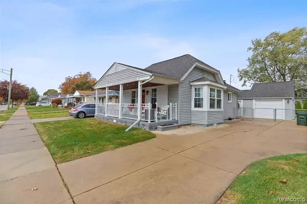 Saint Clair Shores, MI 48082 1892,22913 Lake Drive