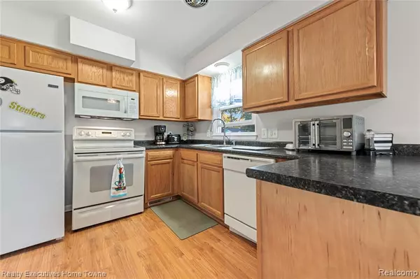 Port Huron, MI 48060 1836,3208 Mount Vernon Road