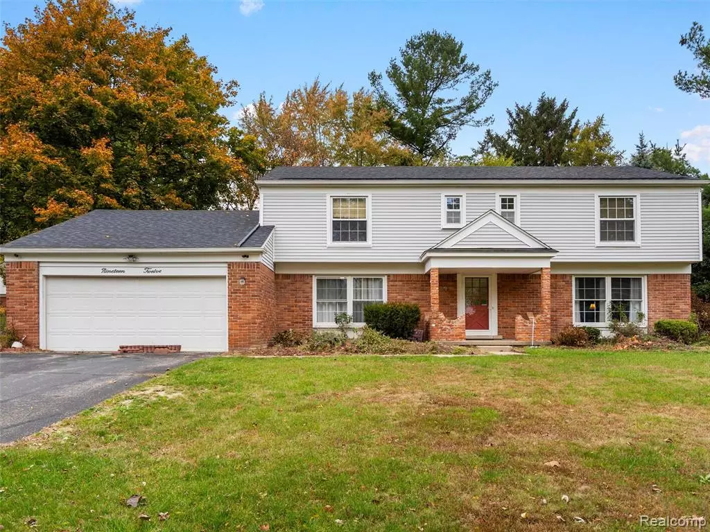 Bloomfield Hills, MI 48304 1036,1912 Hunters Ridge Drive