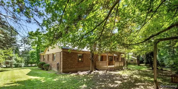 Novi, MI 48374 3622,23095 Beck Road