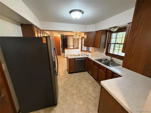 Novi, MI 48374 3622,23095 Beck Road