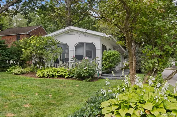 Royal Oak, MI 48067 2066,522 N Connecticut Avenue