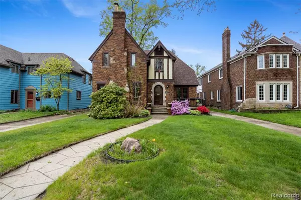 Detroit, MI 48221 2226,18925 Birchcrest Drive