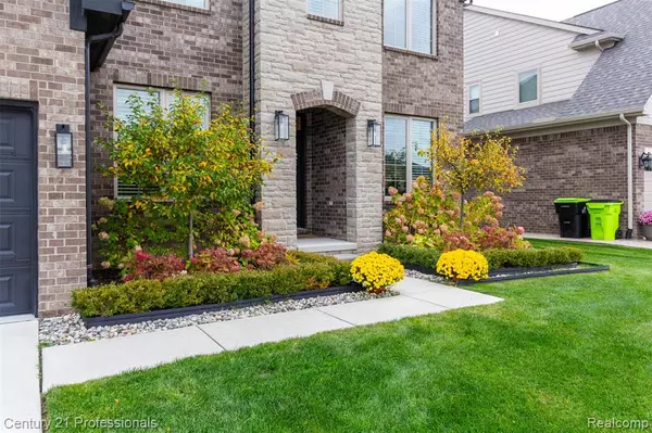 Macomb, MI 48044 1582,49806 Bingham Lane