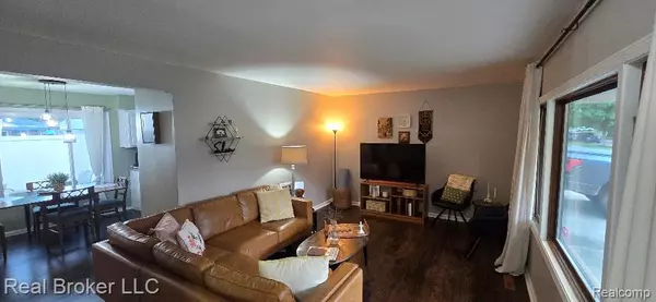 Westland, MI 48185 2707,33915 Sequoia Street