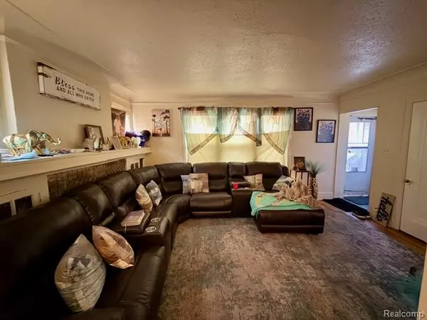 Detroit, MI 48238 1662,15378 Washburn Street