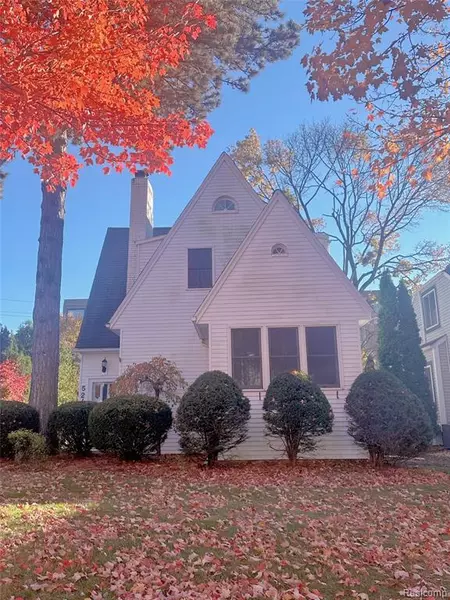 524 Oakland Avenue, Birmingham, MI 48009 5751