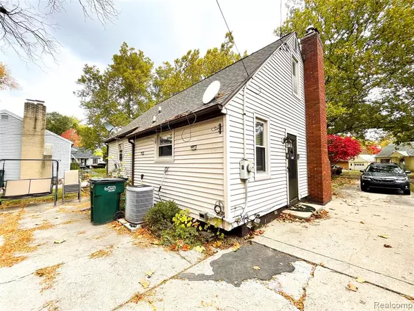 Lansing, MI 48910 3453,3114 Alden Drive