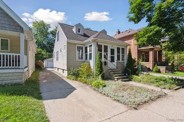 Ferndale, MI 48220 3240,295 W Webster Street