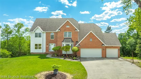 3592 GREAT FALLS Circle, Ann Arbor, MI 48108 9581