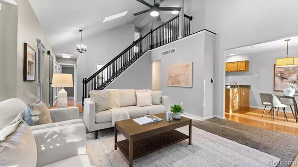 Canton, MI 48188 2075,41784 WHITE TAIL Lane