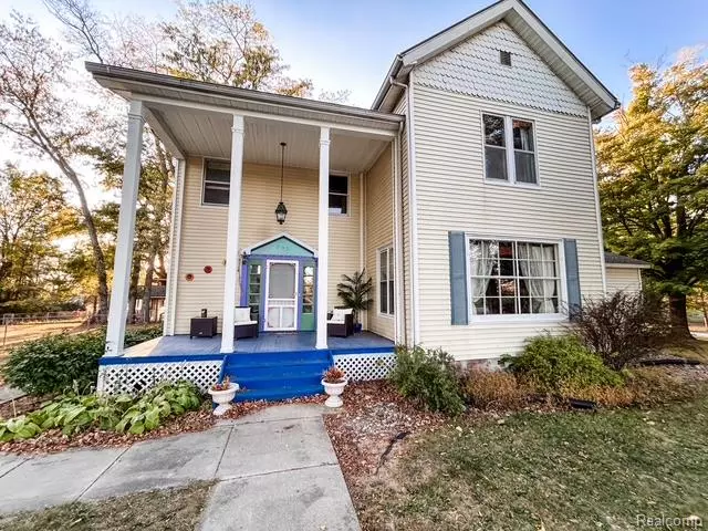 601 N Grand Avenue, Fowlerville, MI 48836 9792