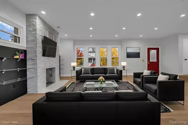 Detroit, MI 48202 2131,446 King Street