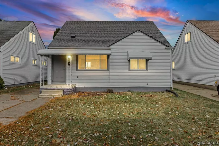 975 E Barrett Avenue, Madison Heights, MI 48071 4321