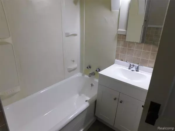 Port Huron, MI 48060,1805 Military Street