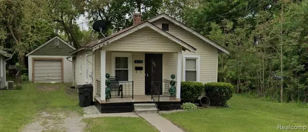 313 W Wilson Avenue, Pontiac, MI 48341 2472