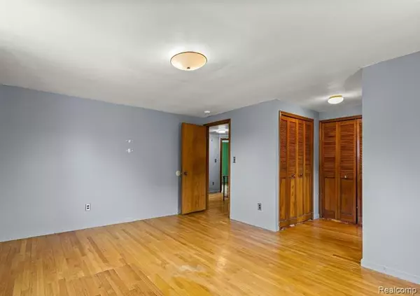 Allen Park, MI 48101 1230,18607 Colonial Court