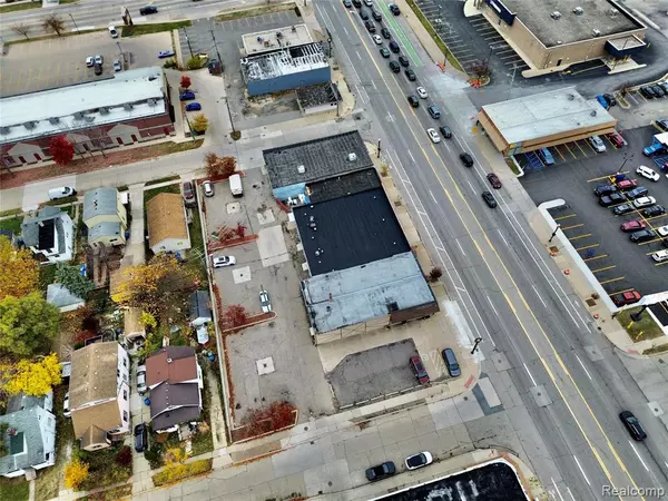 Warren, MI 48089 2356,22831 #22835 #2 Van Dyke Avenue