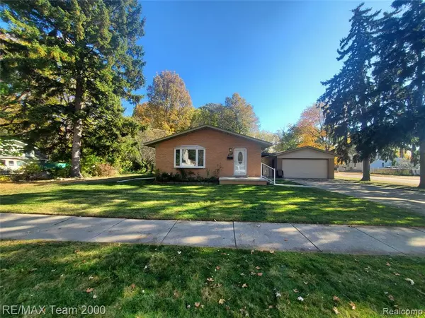 4565 UNIVERSAL Street, Dearborn Heights, MI 48125 3350