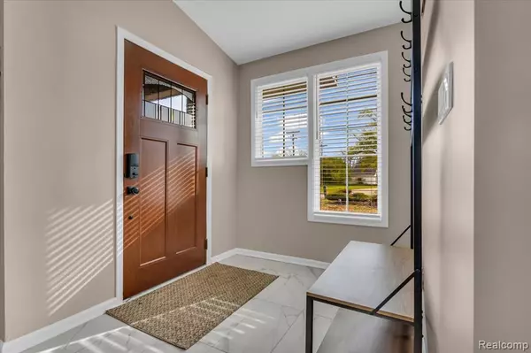 Southfield, MI 48075 8006,17316 Mount Vernon Street