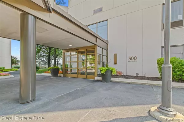 Detroit, MI 48226,300 Riverfront