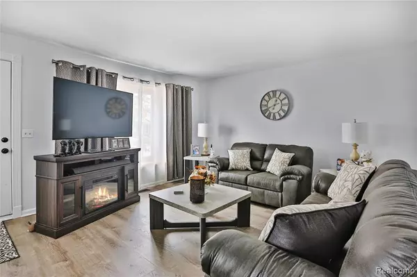 Allen Park, MI 48101 2409,7140 Luana Avenue