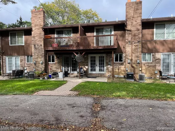 5135 Cass Elizabeth Road, Waterford, MI 48327 3224