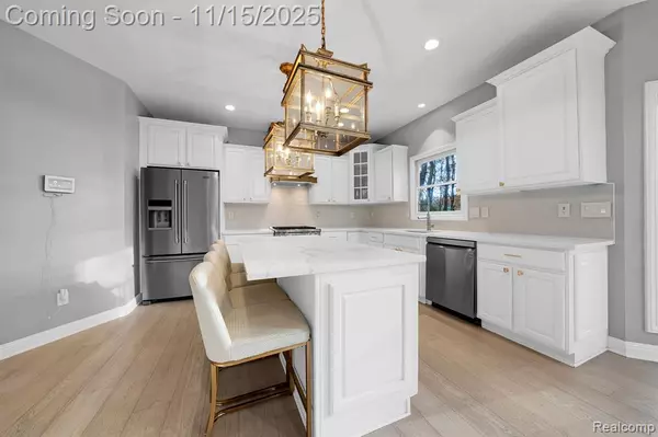 Clarkston, MI 48348 4195,9751 Kingston Pointe Drive