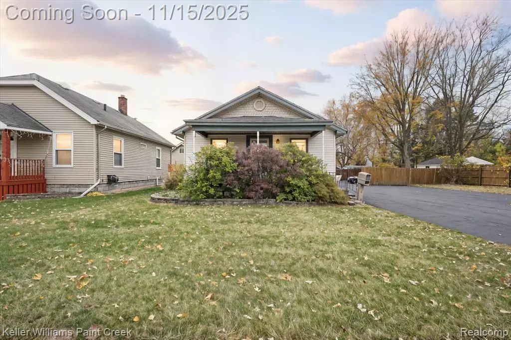 Mount Clemens, MI 48043 2102,38 S Rose Street