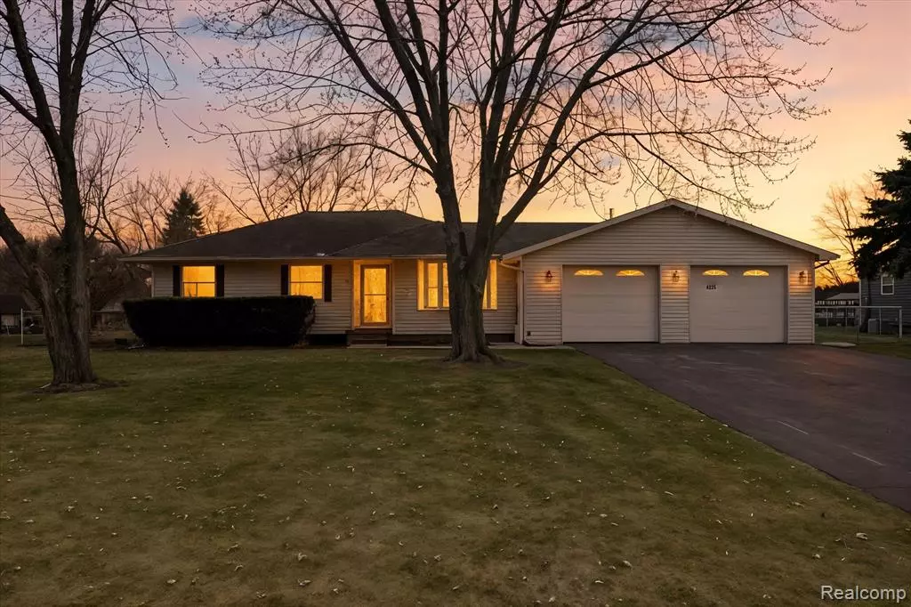 Columbiaville, MI 48421 9389,4225 Lapeer Street